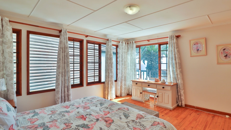 10 Bedroom Property for Sale in Dana Bay Western Cape